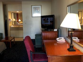 Econo Lodge Norwalk Extérieur photo
